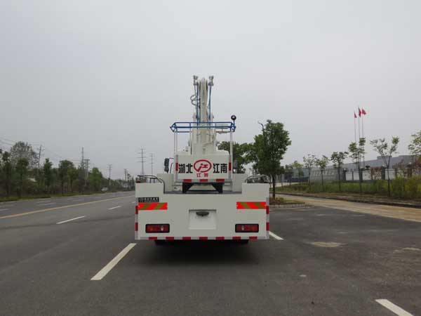 國五東風24米高空作業車